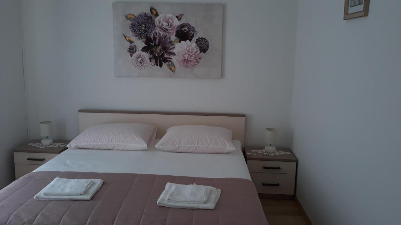 Mini Apartment Petra - Rooms Purple & Green With Kitchen And Garden Dubrovnik Exterior photo