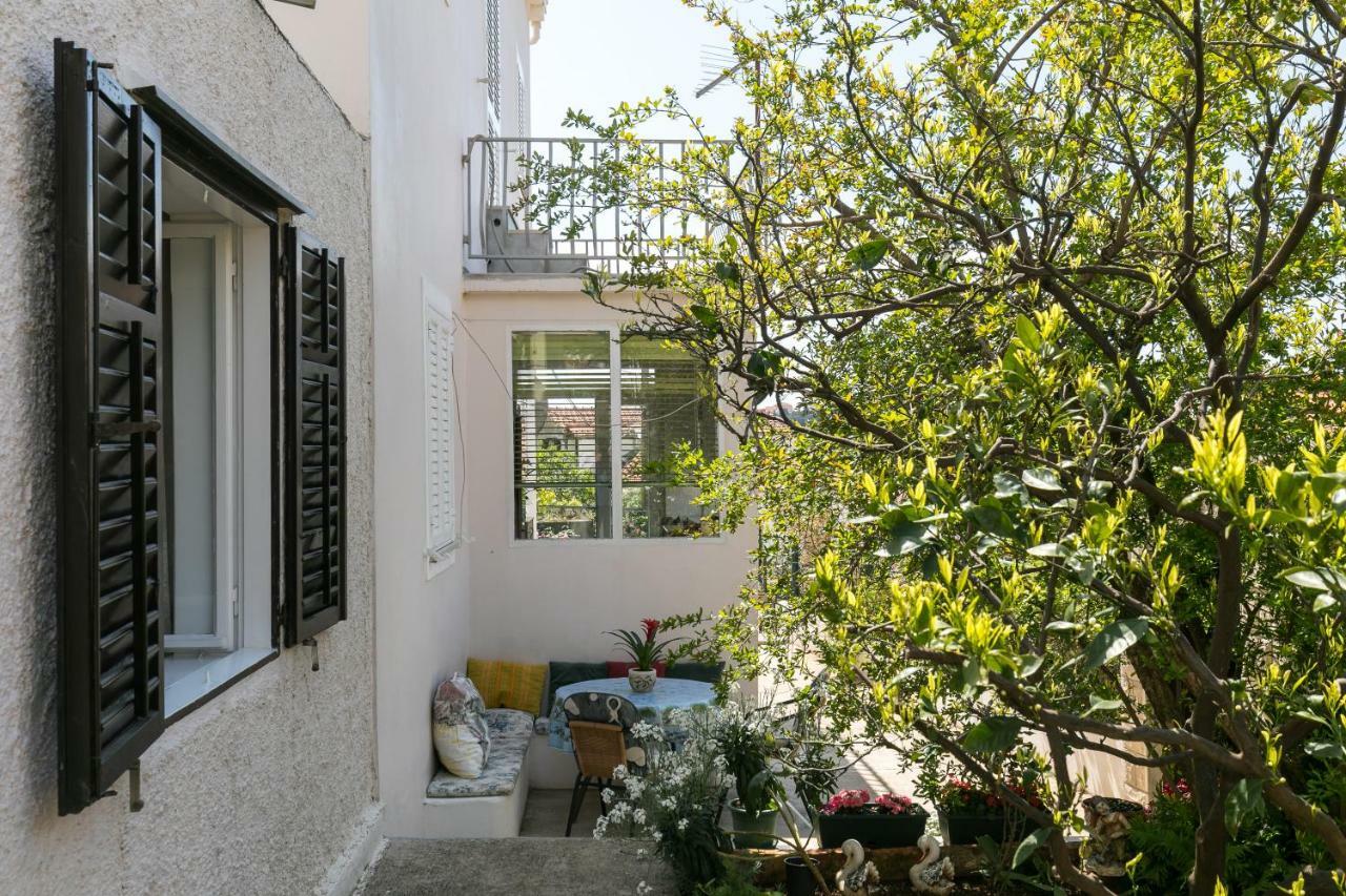 Mini Apartment Petra - Rooms Purple & Green With Kitchen And Garden Dubrovnik Exterior photo